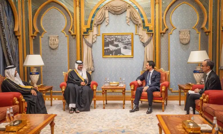 لقاء ولي العهد الأردني برئيس الوفد البحريني على هامش مؤتمر مبادرة مستقبل الاستثمار بالرياض