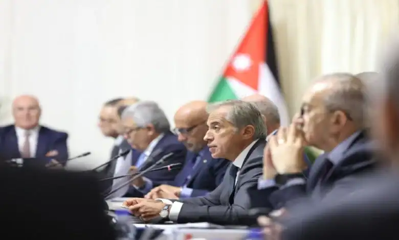 رئيس الوزراء يصدر بلاغاً لإعداد مشروع قانون الموازنة العامة لعام 2026 ويسعى لإقرارها مبكراً