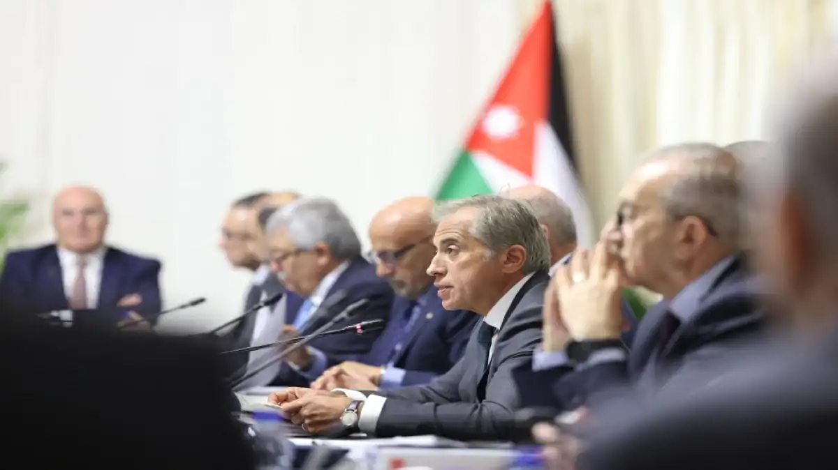 رئيس الوزراء يصدر بلاغاً لإعداد مشروع قانون الموازنة العامة لعام 2026 ويسعى لإقرارها مبكراً