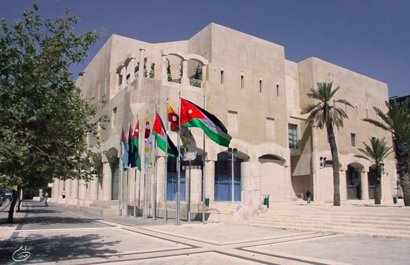 أمانة عمان تقضي على أكثر من 9050 حاجزاً إسمنتياً وبلاستيكياً