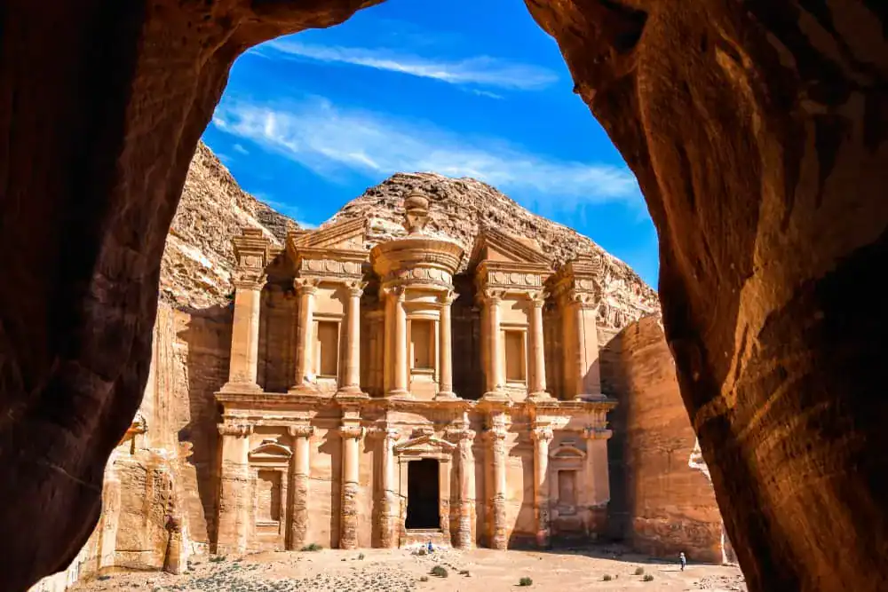 إطلاق التذاكر الرقمية في 16 وجهة سياحية أثرية بالأردن