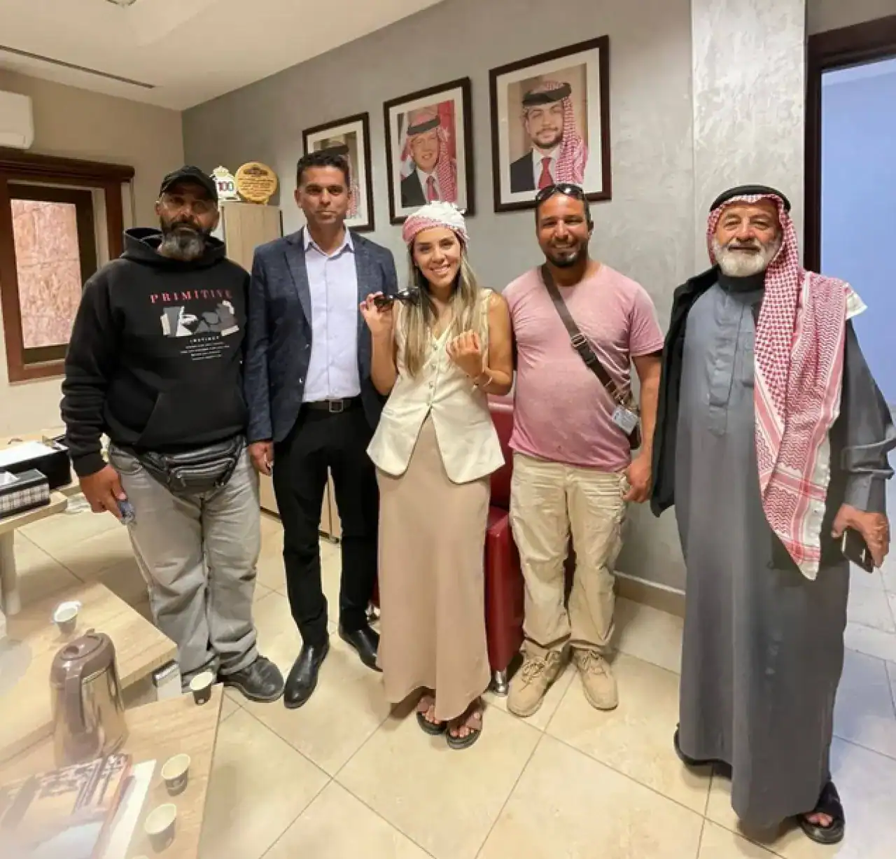 الأردن أمانة أهل البترا تتألق أكثر من الذهب... سائحة تسترد قرطها المفقود وتبعث رسالة شكر مؤثرة