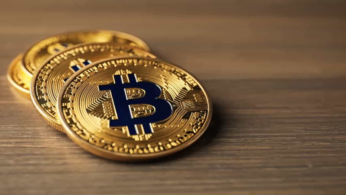 هل يجب القلق من الهبوط الحاد لبيتكوين؟ تحليل واقعي للوضع الحالي