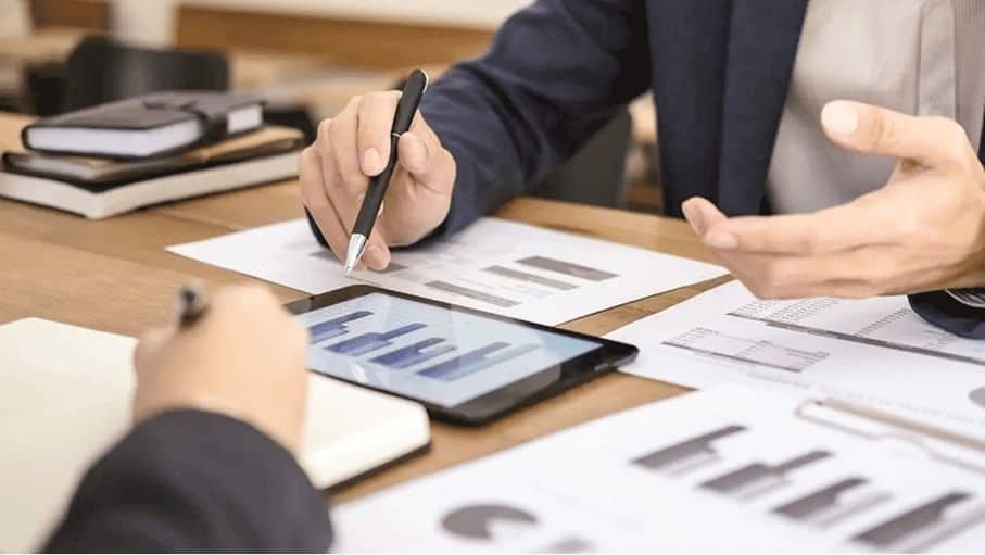 موازنة 2026 استراتيجيات لتعزيز الإيرادات المحلية إلى 10.196 مليار دينار