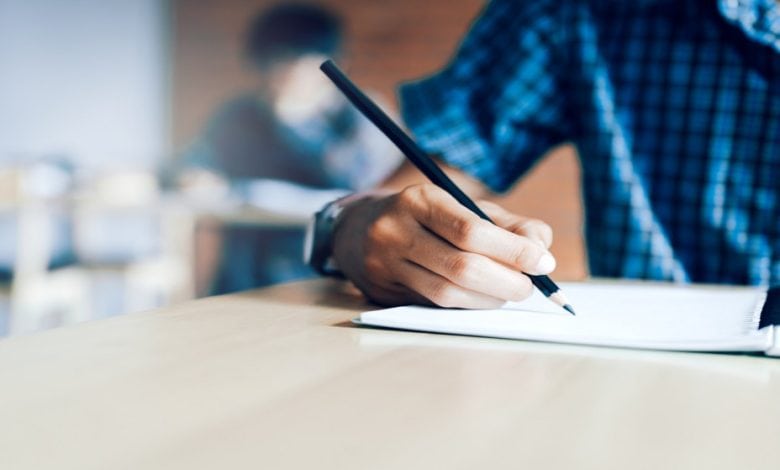 التربية تحسم الجدل: امتحانات التوجيهي قائمة في موعدها السبت