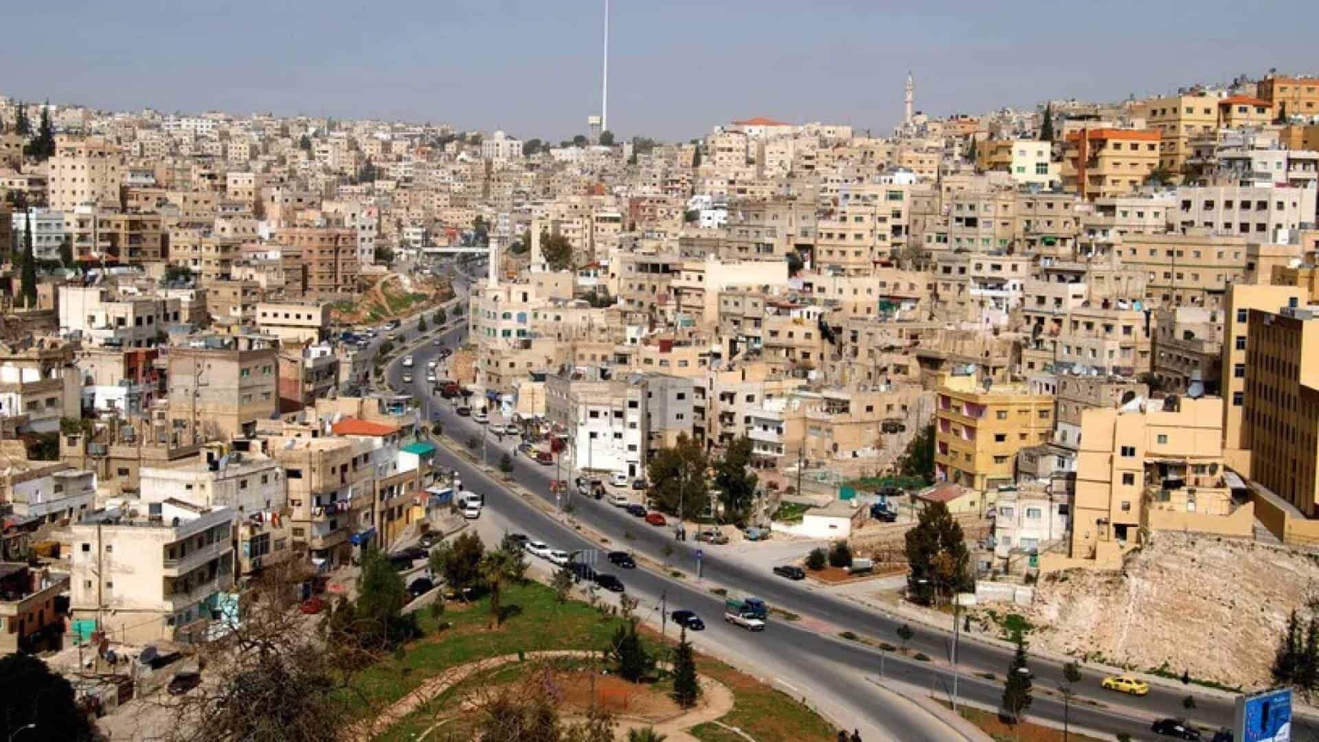 طقس الأردن: حرارة أعلى من المعدل ورياح مغبرة مع فرص للأمطار