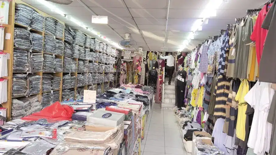 توافد بضائع العيد إلى ميناء العقبة