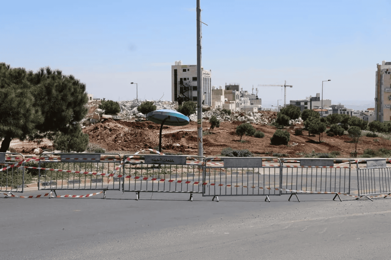 تغيير جذري في شمال عمّان: إزالة "دوار التطبيقية" وتركيب إشارة مرورية
