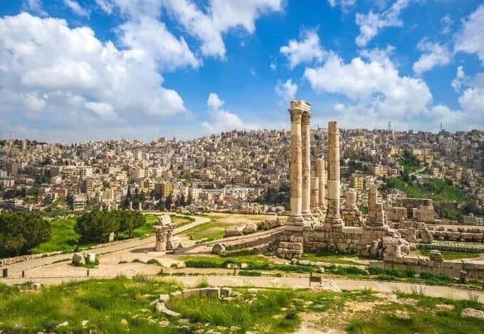 النشرة الجوية الشاملة لـ 4 أيام: تقلبات حرارية وفرص لأمطار متفرقة