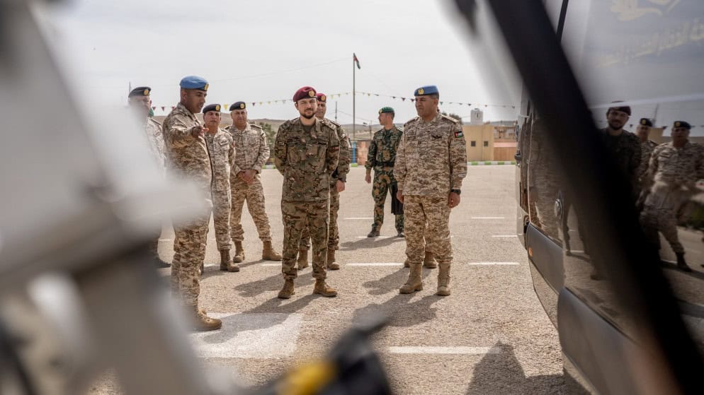 ولي العهد في تخريج خدمة العلم: التحديات الإقليمية صقلت هويتنا الوطنية