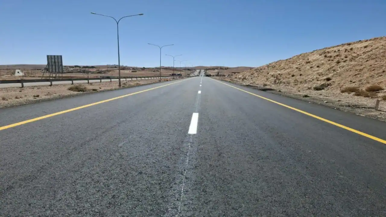 أولوية وطنية للطريق الصحراوي لتعزيز كفاءة النقل البري في الأردن