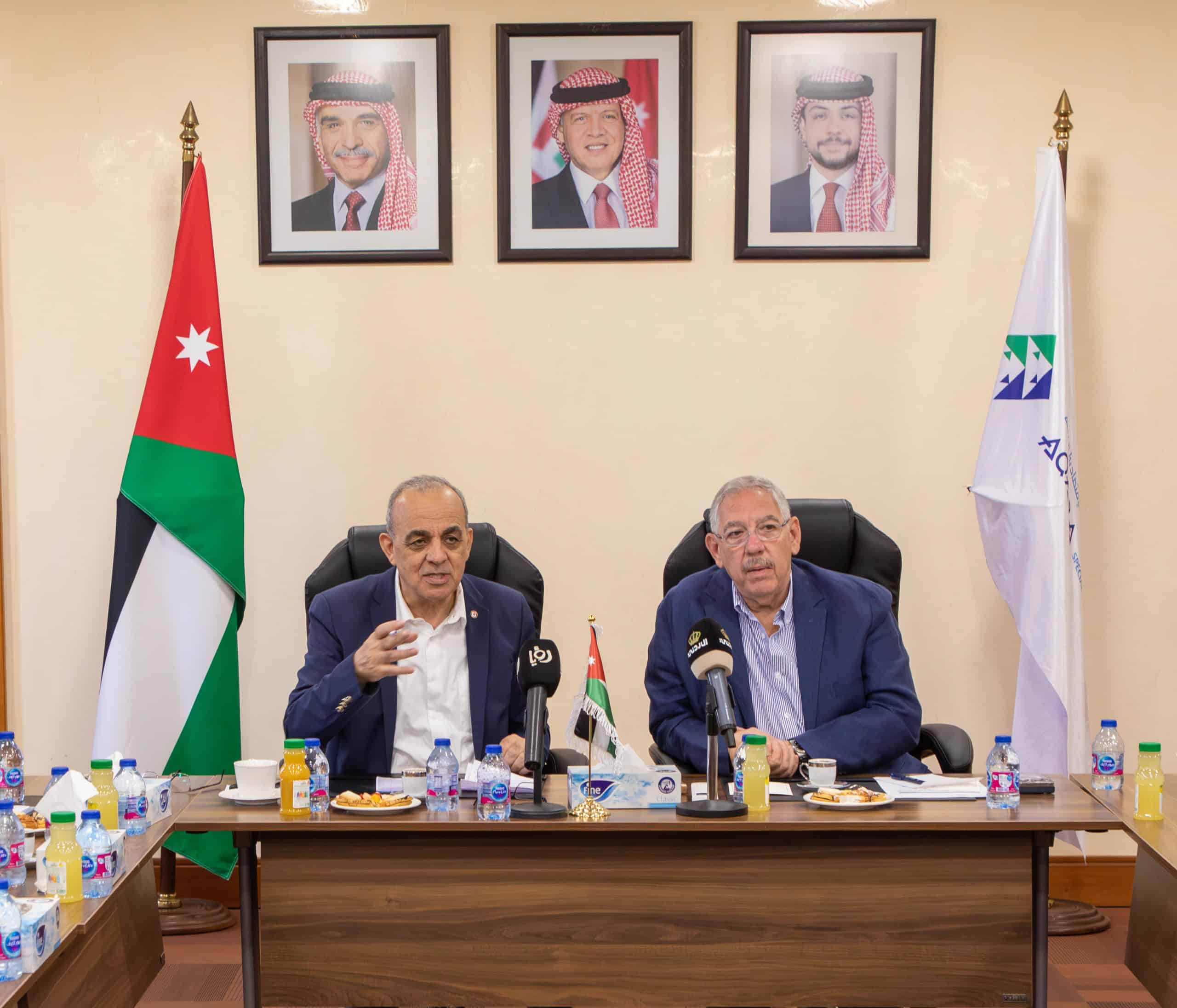 وزير السياحة يبحث آفاق تطوير القطاع مع المستثمرين والمعنيين في العقبة