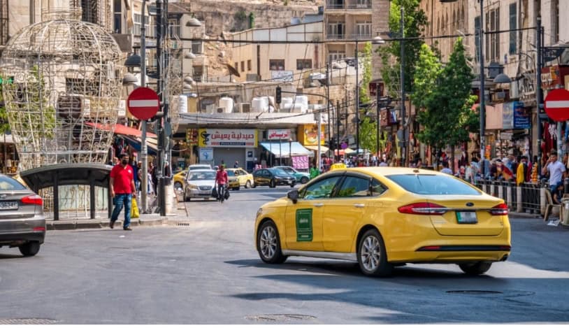تعديل تعرفة سيارات الأجرة والنقل العام في عمّان ابتداءً من الاثنين المقبل