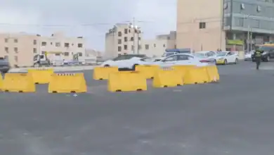 انطلاق أعمال الأرصفة والجزر الوسطية في موقع دوار التطبيقية السبت