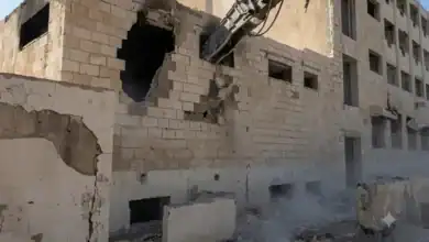 انطلاق أعمال هدم وإزالة فندق كراون المهجور في عمّان