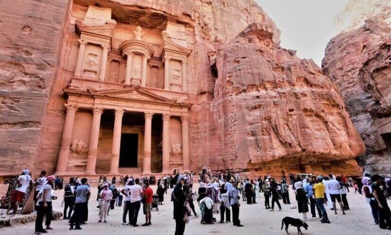 ارتفاع العائدات السياحية في تموز وتجاوزها 4 مليارات دولار في سبعة أشهر