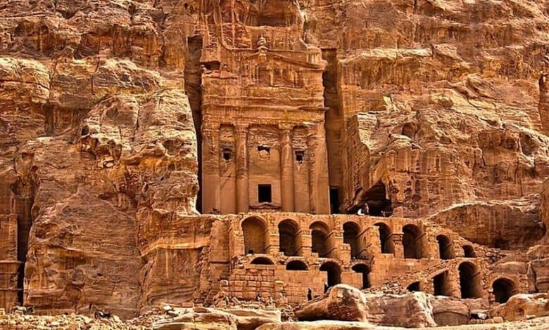 فنادق البترا: "أردننا جنة" خفف الأعباء التشغيلية عن القطاع