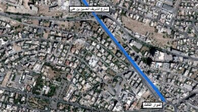 أعمال تعبيد ليلية في شارع الشريف الحسين بن علي بمنطقة زهران في عمان