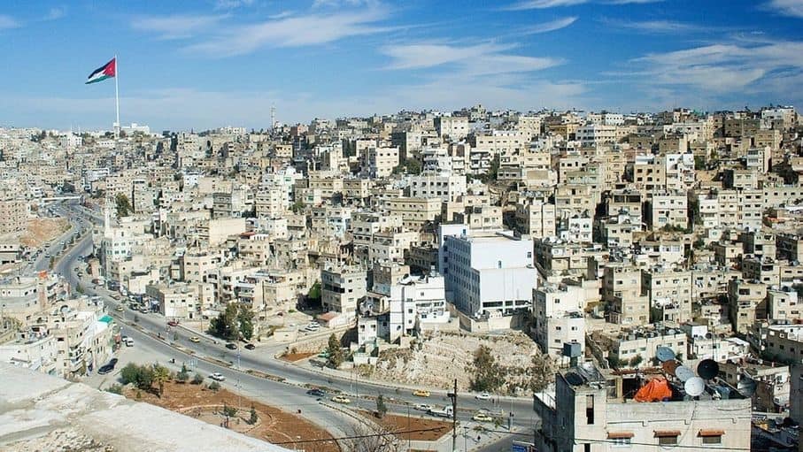 الأرصاد: طقس معتدل حتى الإثنين وفرصة ضعيفة لأمطار 1 سماء غائمة فوق مناطق أردنية مع طقس معتدل الحرارة وتحذير من الغبار في البادية
