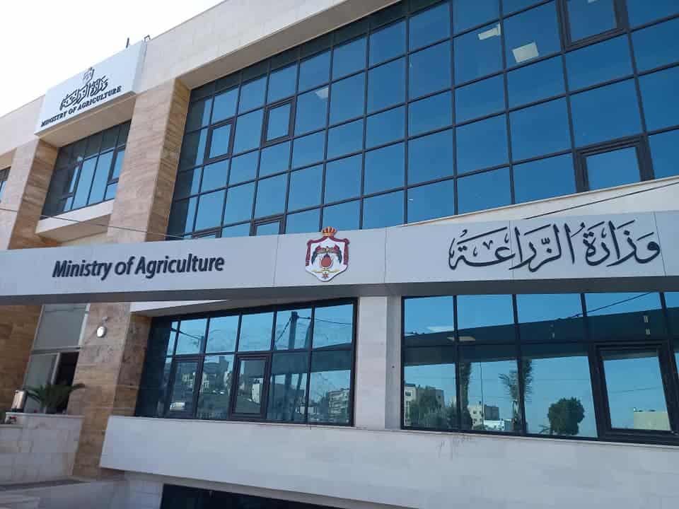 الزراعة توقّع اتفاقية المرحلة الثانية لمشروع كفاءة استخدام المياه 1 وزير الزراعة الدكتور صائب عبدالحليم الخريسات خلال توقيع اتفاقية المرحلة الثانية لمشروع كفاءة استخدام المياه