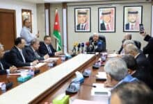 البيئة النيابية تبحث إزالة الأشجار من أرصفة عمّان
