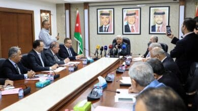 البيئة النيابية تبحث إزالة الأشجار من أرصفة عمّان