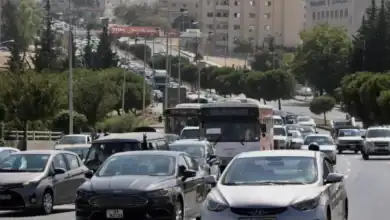 ازدحام مروري على أحد الطرق الرئيسية في العاصمة الأردنية عمّان