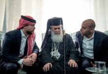 ولي العهد الأمير الحسين بن عبدالله الثاني يقدم العزاء بشهداء الهجوم على كنيسة القديس جاورجيوس في حمود بالكرك
