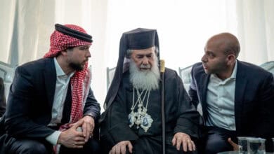 ولي العهد يقدم العزاء بشهداء الهجوم على كنيسة في الكرك 3 ولي العهد الأمير الحسين بن عبدالله الثاني يقدم العزاء بشهداء الهجوم على كنيسة القديس جاورجيوس في حمود بالكرك