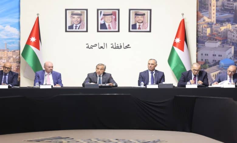 رئيس الوزراء: ملتزمون بتنفيذ توجيهات الملك في خطاب العرش