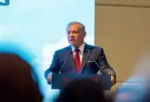 الملك يجتمع بممثلين عن شركات فيتنامية رائدة في قطاع المحيكات