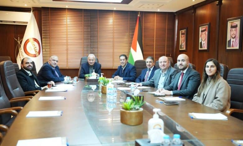 "صناعة عمّان" و"التربية" تبحثان آليات دمج طلبة BTEC في بيئة العمل المصنعية