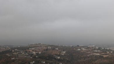 غيوم رعدية غزيرة وبَرَد يتحركان نحو عمّان